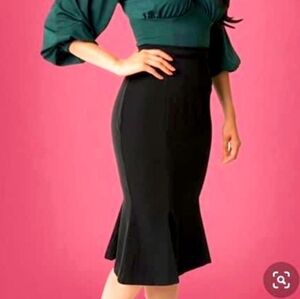 Unique Vintage Black Midi Skirt